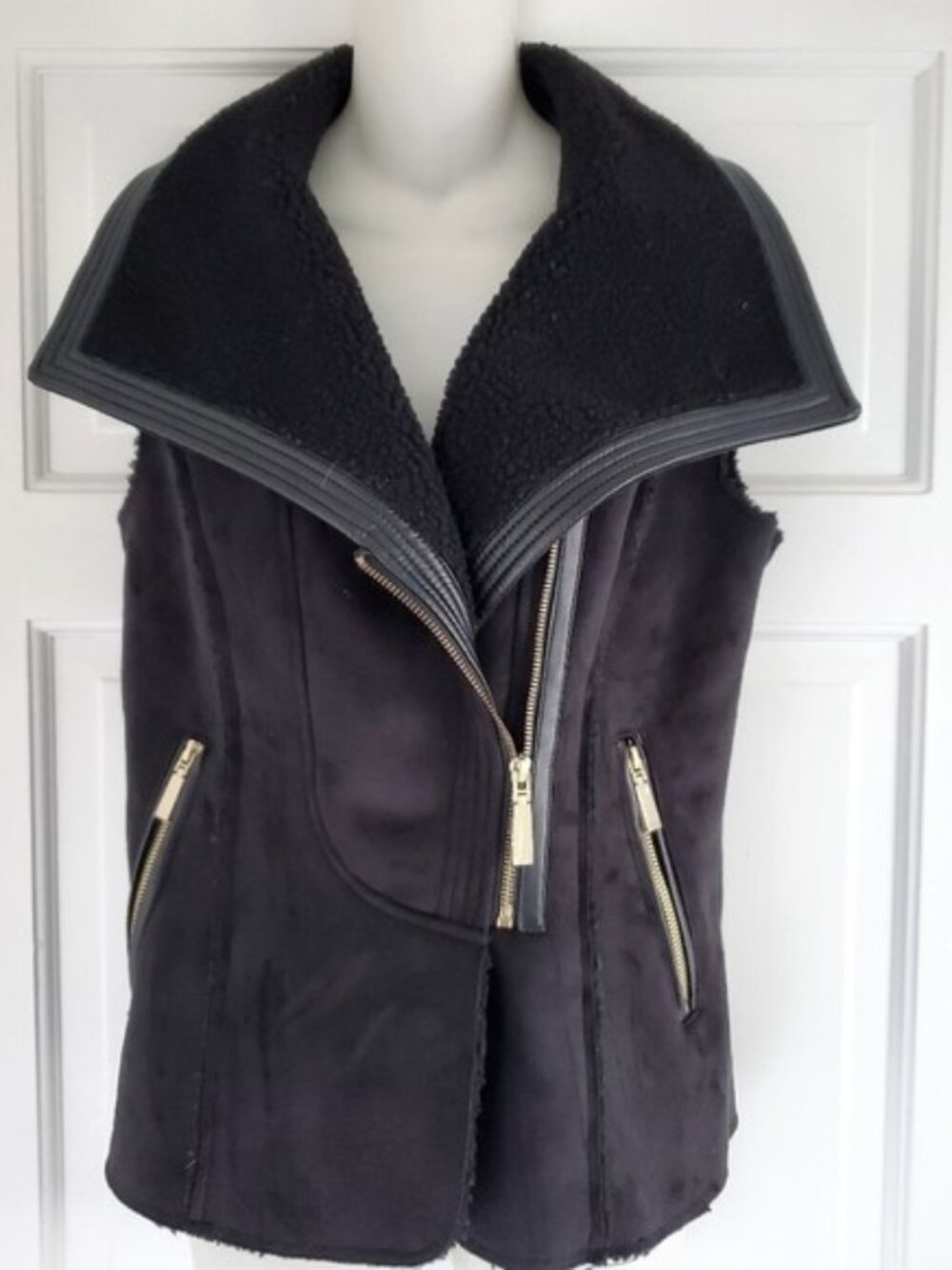 VINCE CAMUTO Faux Suede Sherpa Vest - XS